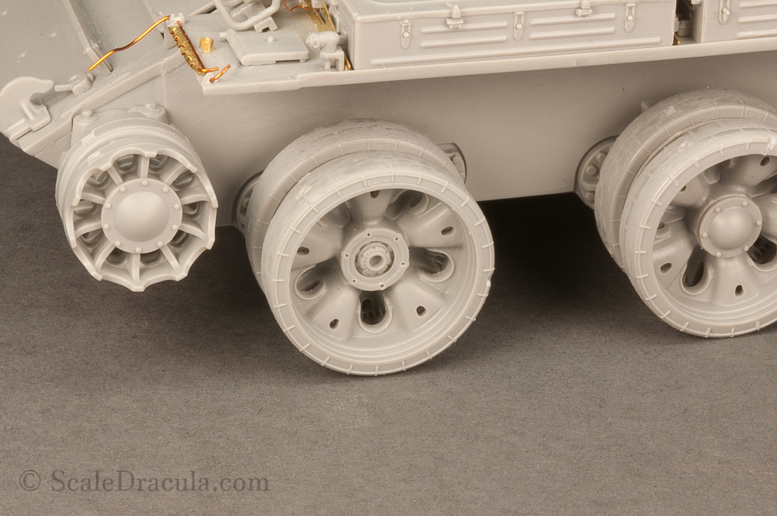 Beautiful details of the wheel hub, ZSU-57 by TAKOM