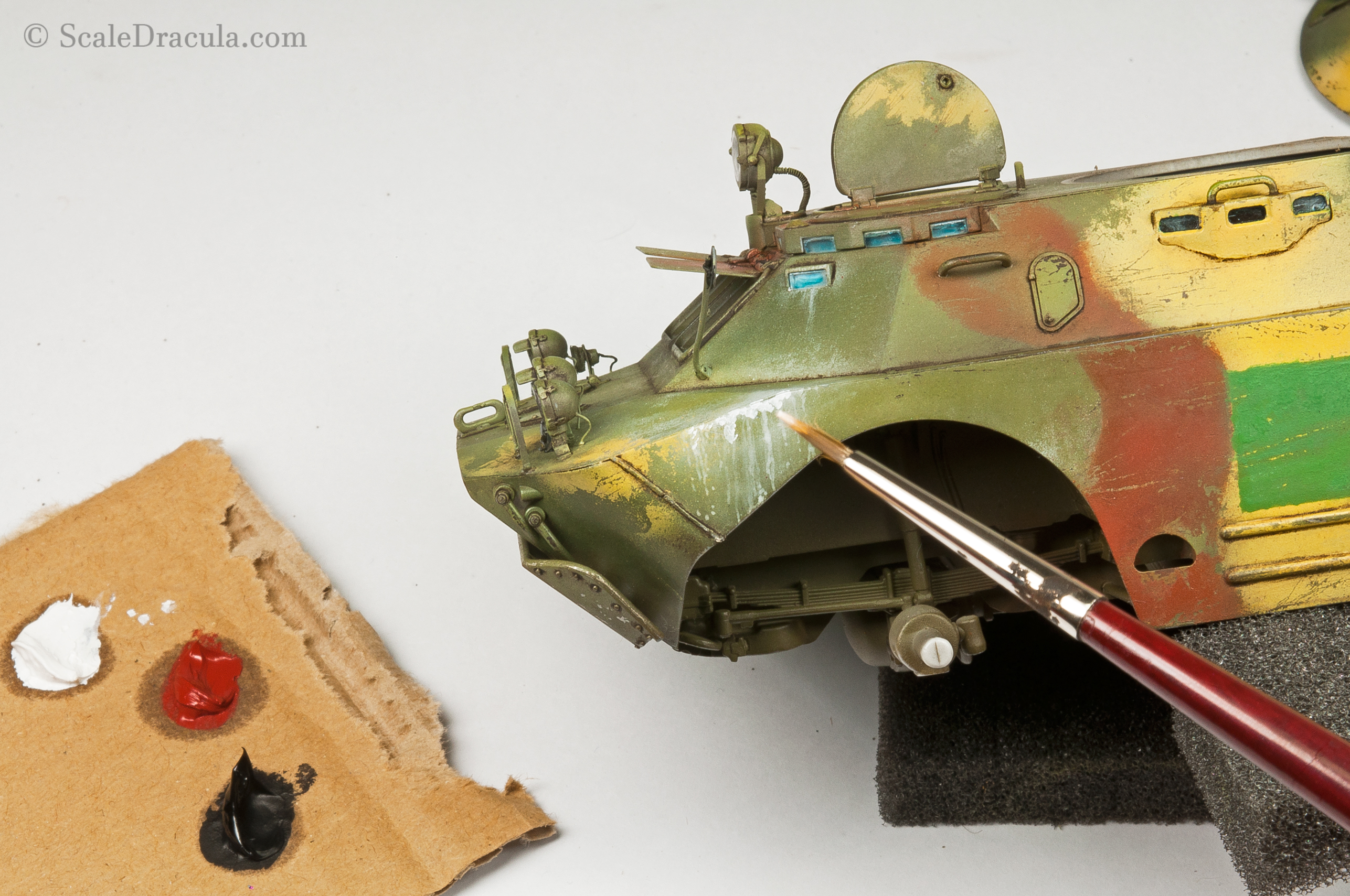 Painting white streaks with oil paint, BRDM-2 by Trumpeter