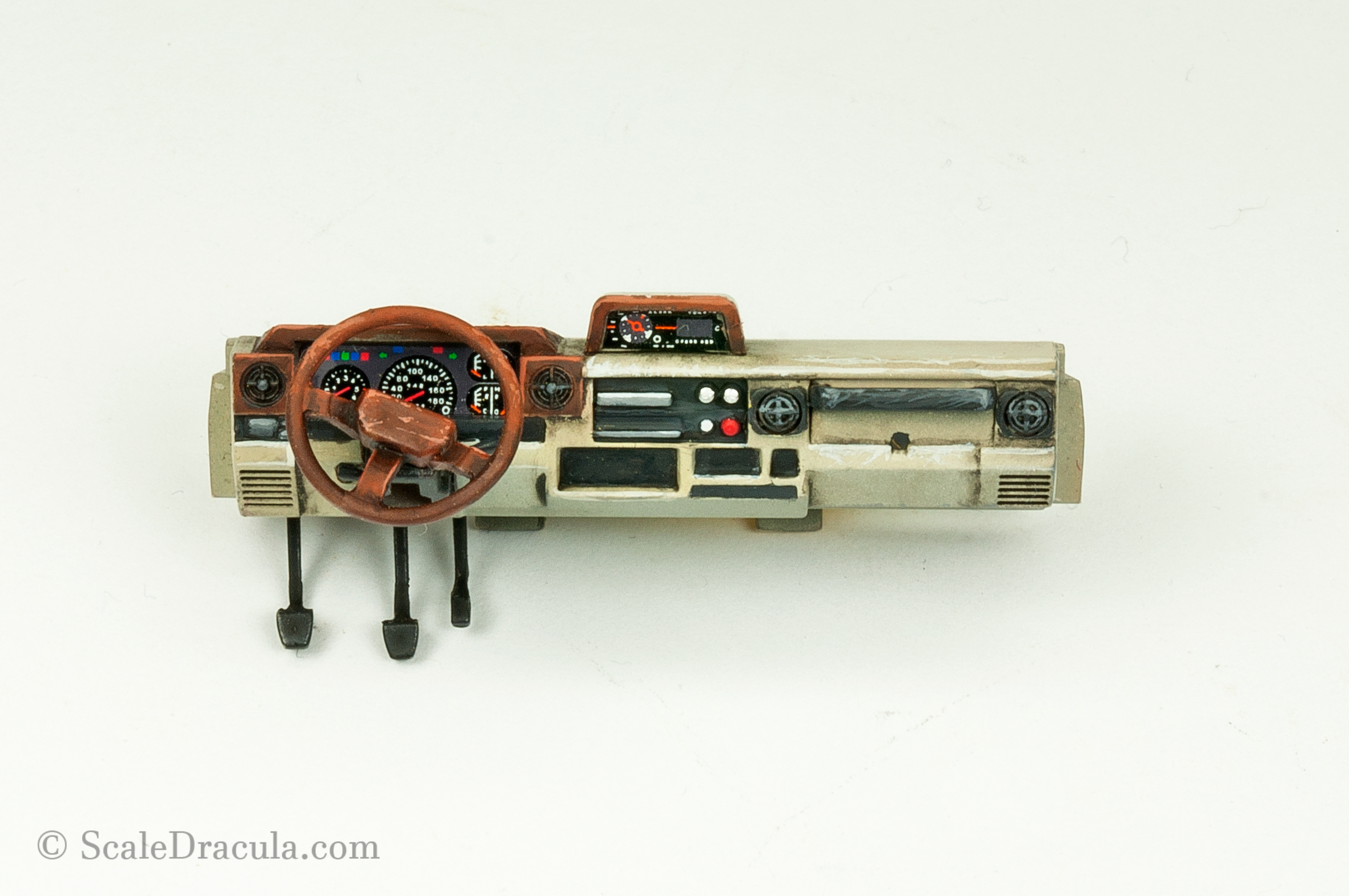 Dashboard after painting and weathering, Toyota technical by Meng