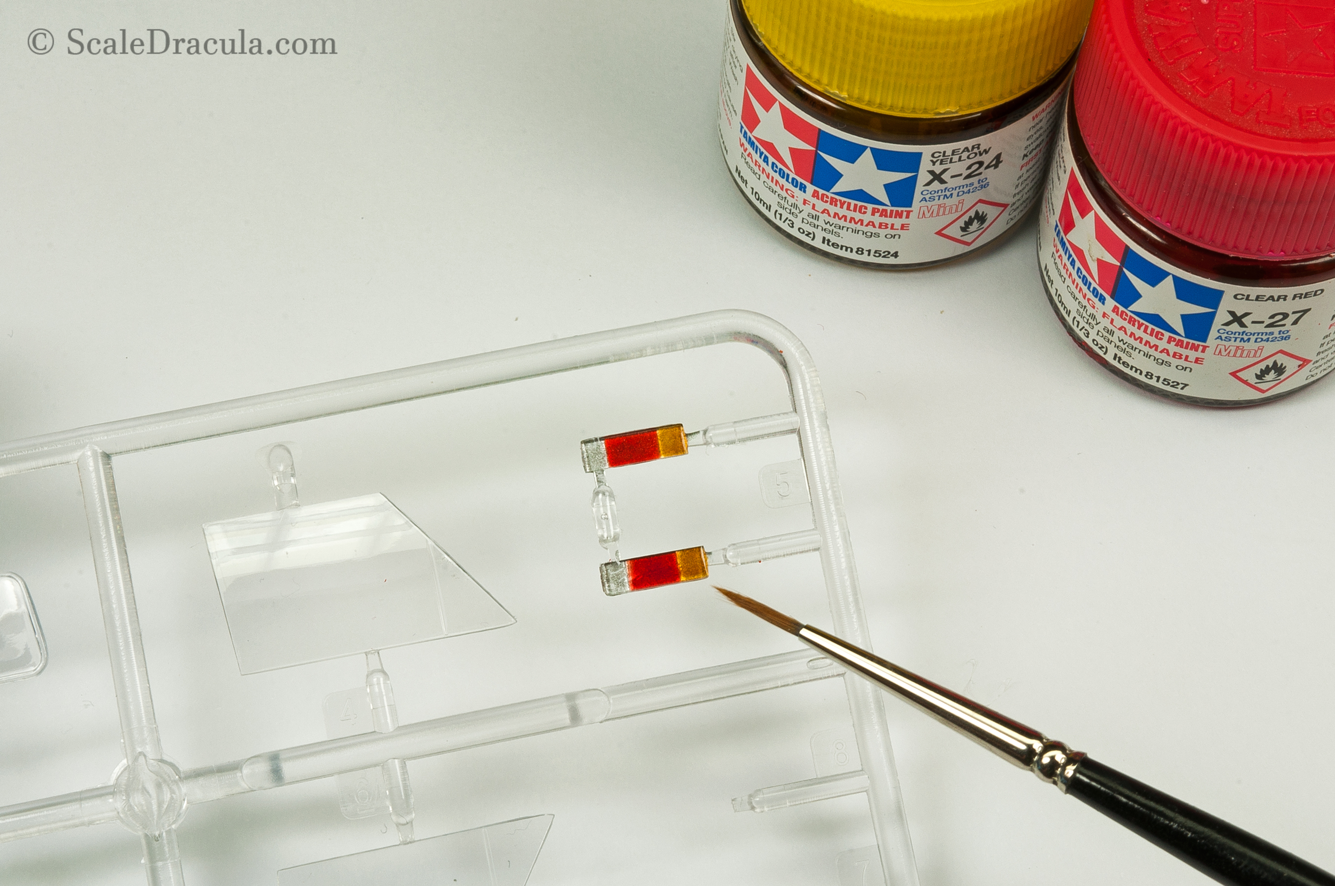 Painting rear lights with Tamiya clear paints, Toyota technical by Meng